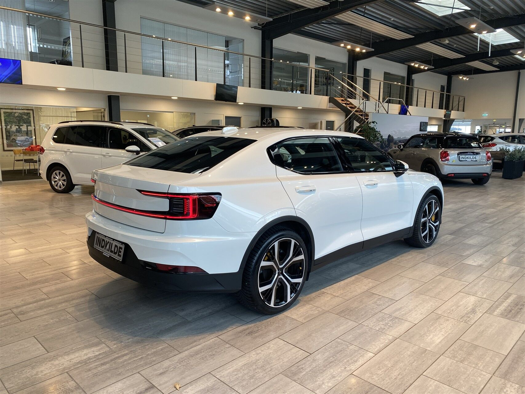 Hvid Polestar 2 fra 2023