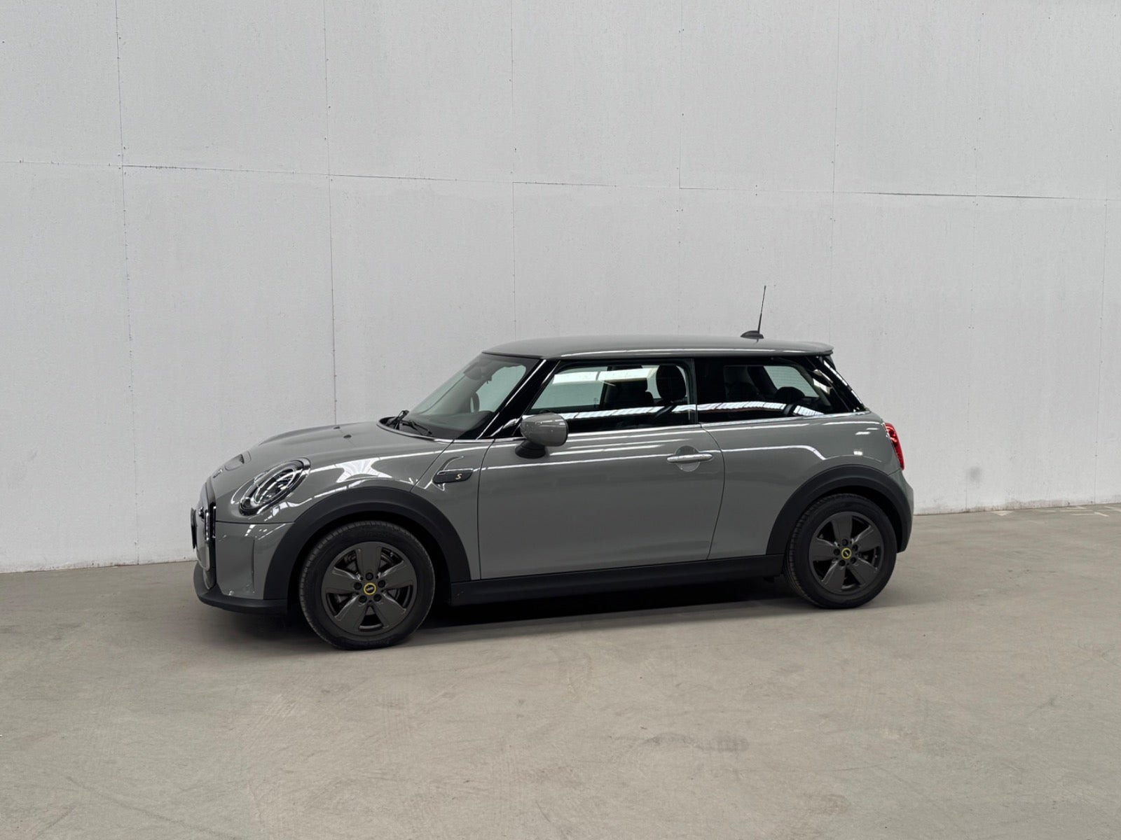 Grå Mini Cooper SE fra 2022
