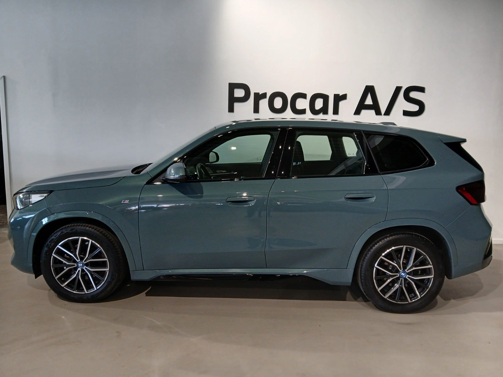 undefined BMW iX1 fra 2025