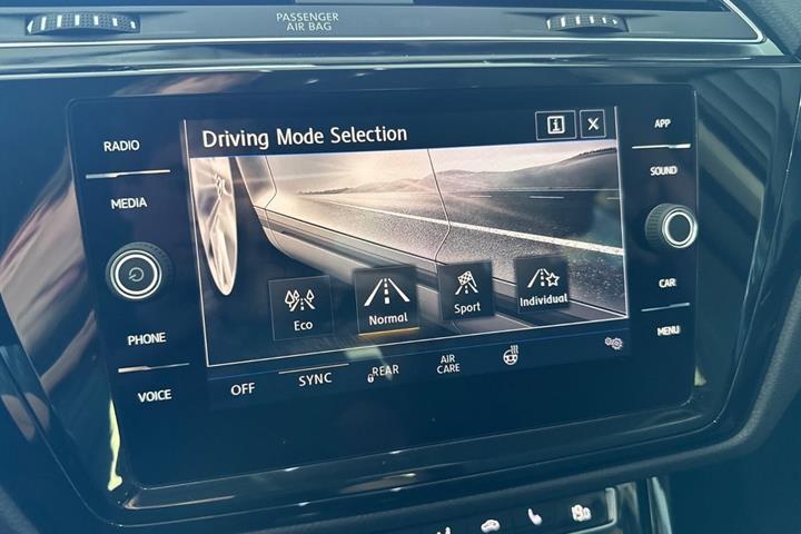 Sort VW Touran fra 2018
