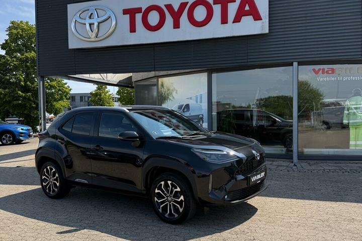 Sort Toyota Yaris Cross fra 2022
