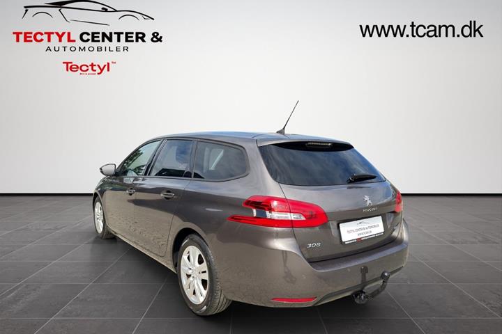 Brun Peugeot 308 fra 2016