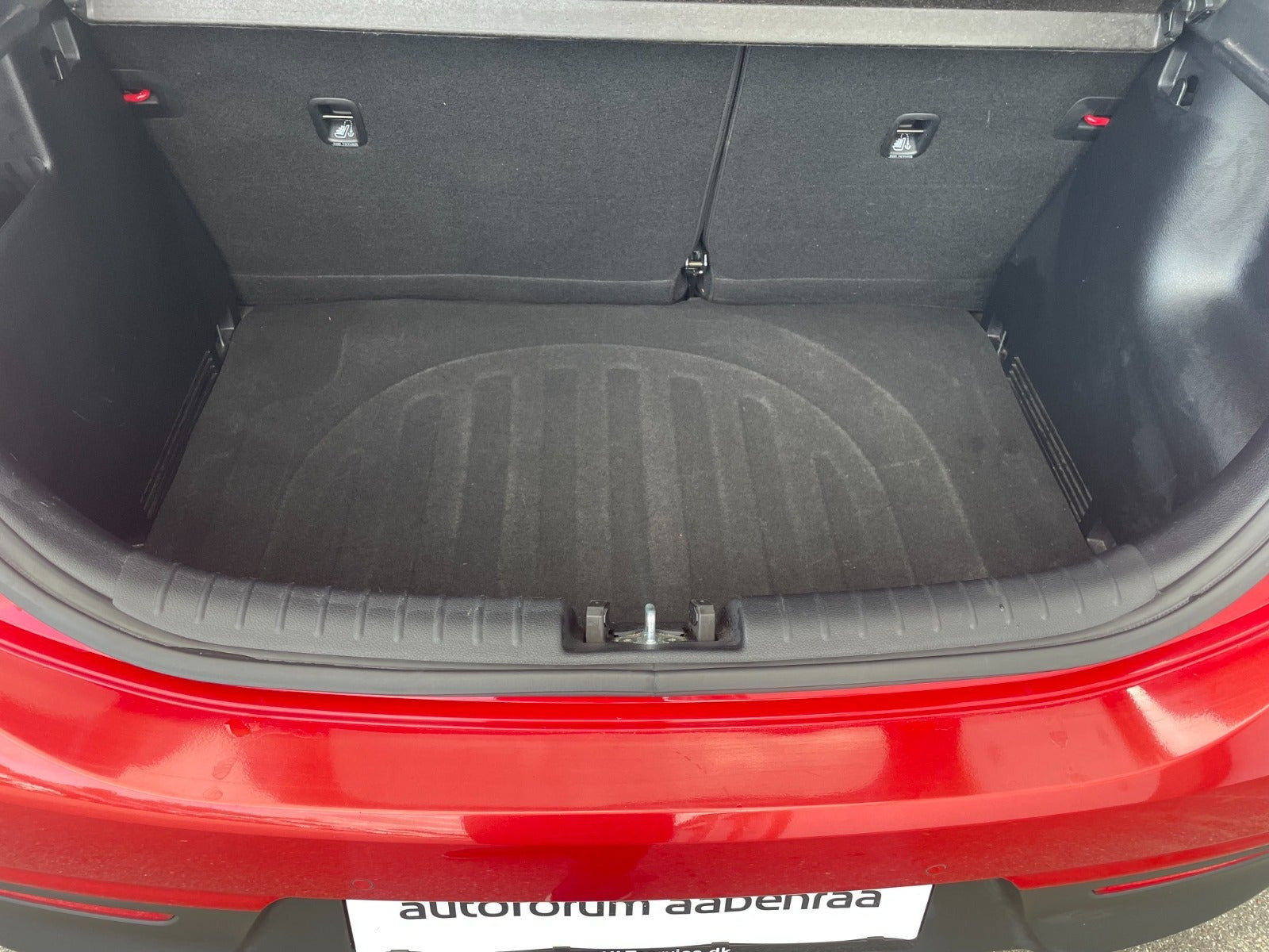 Rød Kia Rio fra 2019