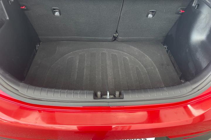 Rød Kia Rio fra 2019