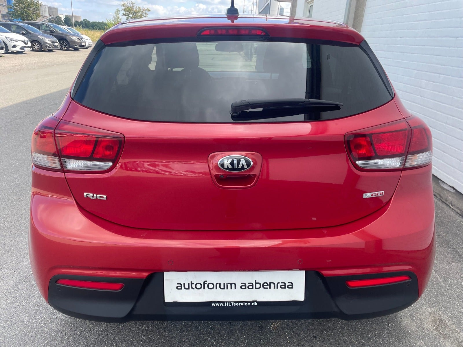 Rød Kia Rio fra 2019