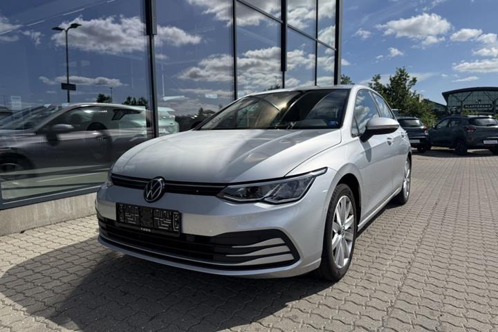 Sølv VW Golf VIII fra 2021