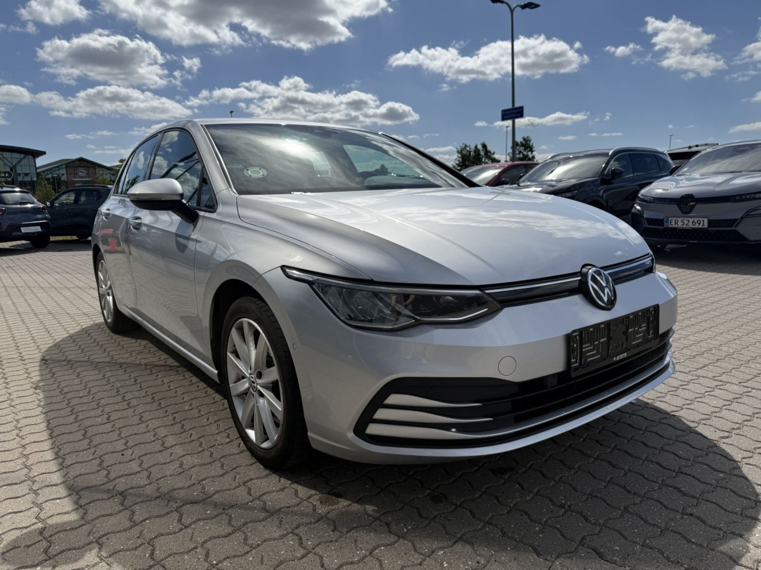 Sølv VW Golf VIII fra 2021