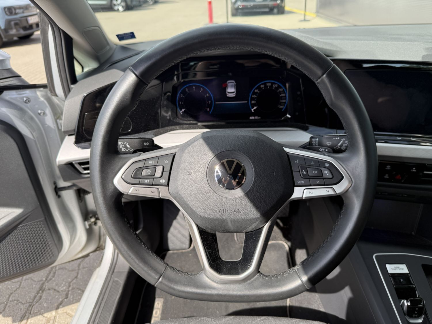 Sølv VW Golf VIII fra 2021