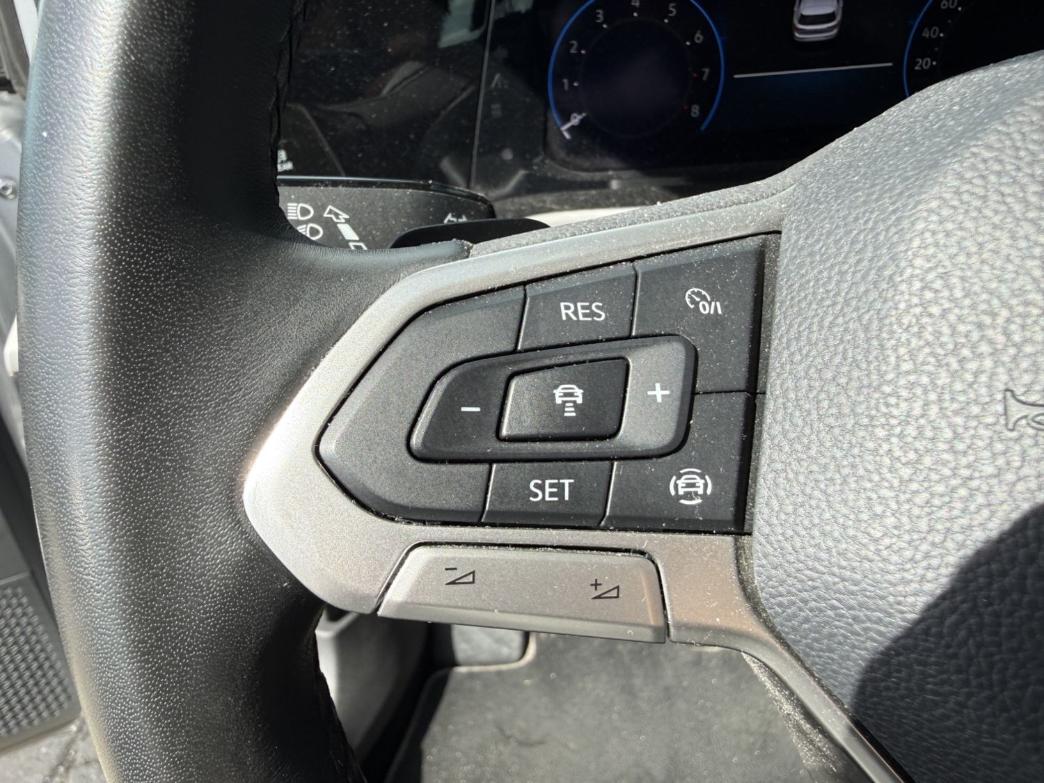 Sølv VW Golf VIII fra 2021