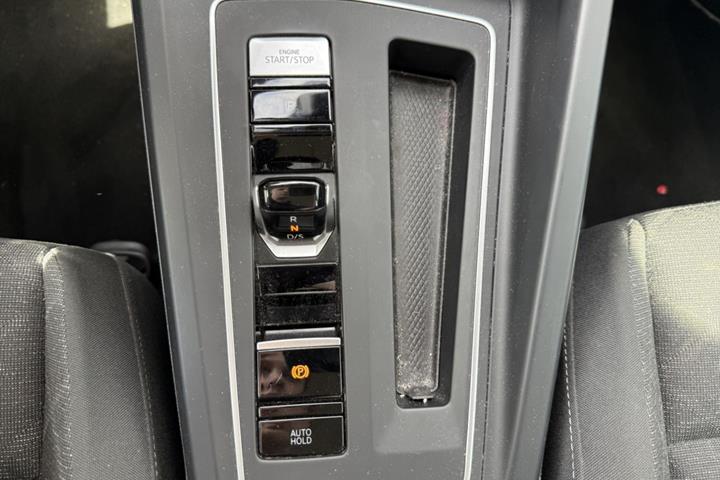 Sølv VW Golf VIII fra 2021