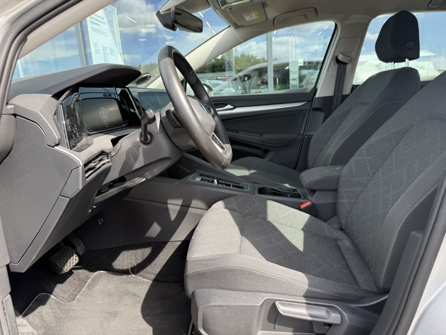 Sølv VW Golf VIII fra 2021