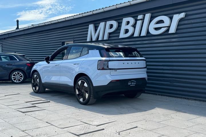 Blå Volvo EX30 fra 2025