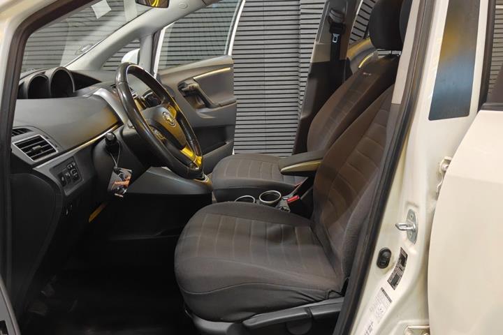 undefined Toyota Sportsvan fra 2015