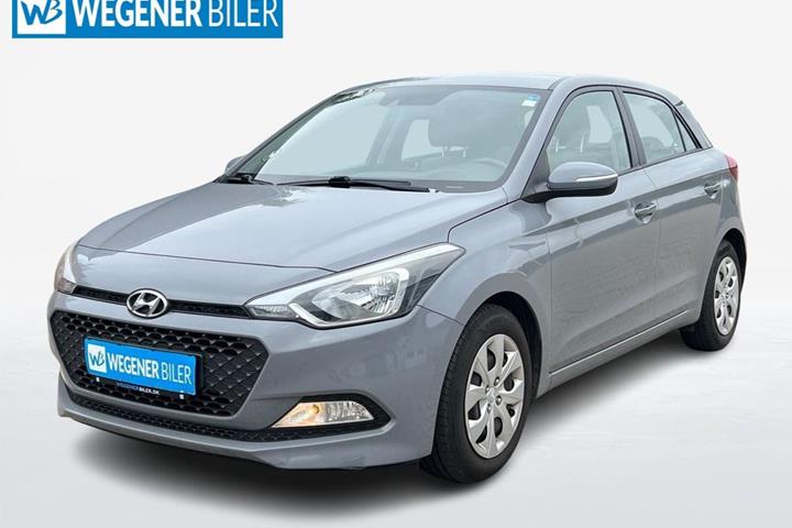 Grå Hyundai i20 fra 2016 set udefra