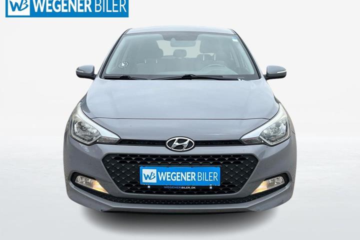Grå Hyundai i20 fra 2016