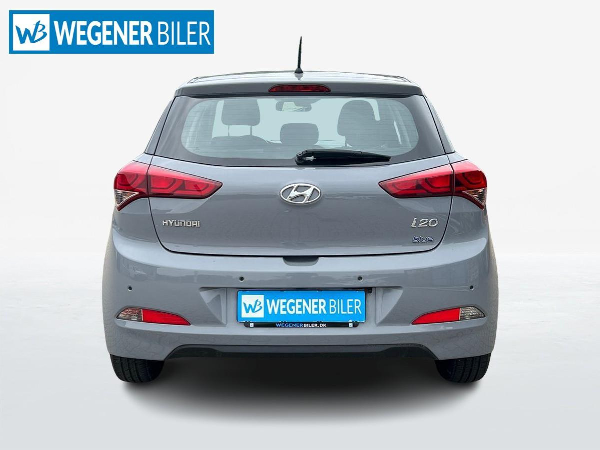 Grå Hyundai i20 fra 2016