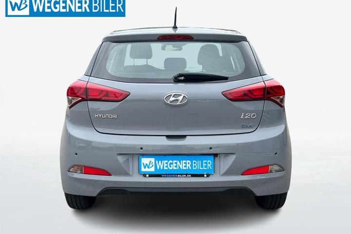 Grå Hyundai i20 fra 2016