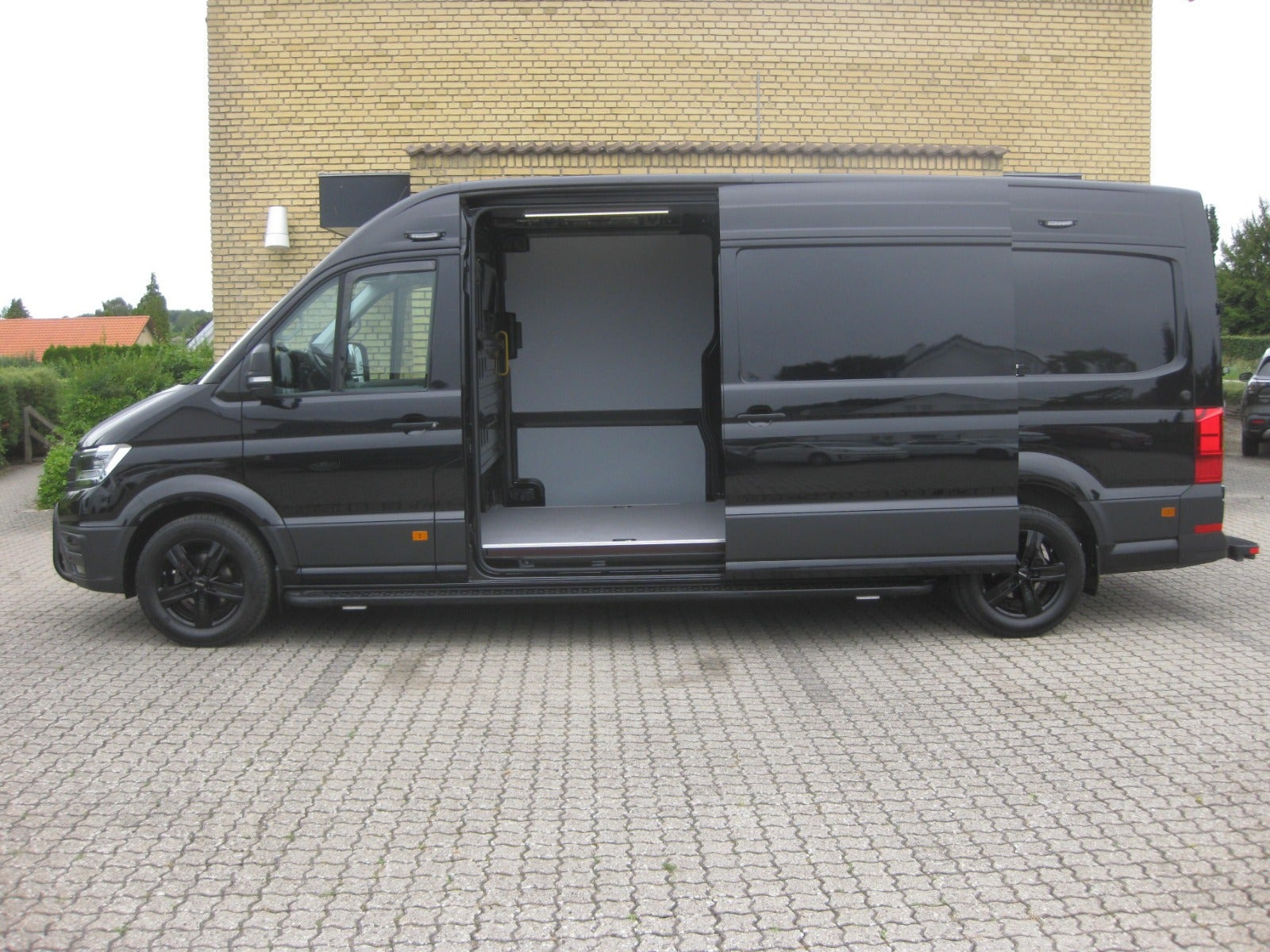 Sort VW Crafter 35 fra 2025