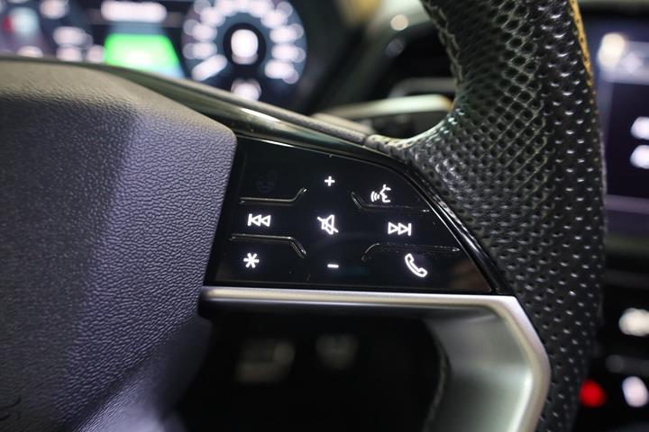 Hvid Audi Q4 e-tron fra 2023