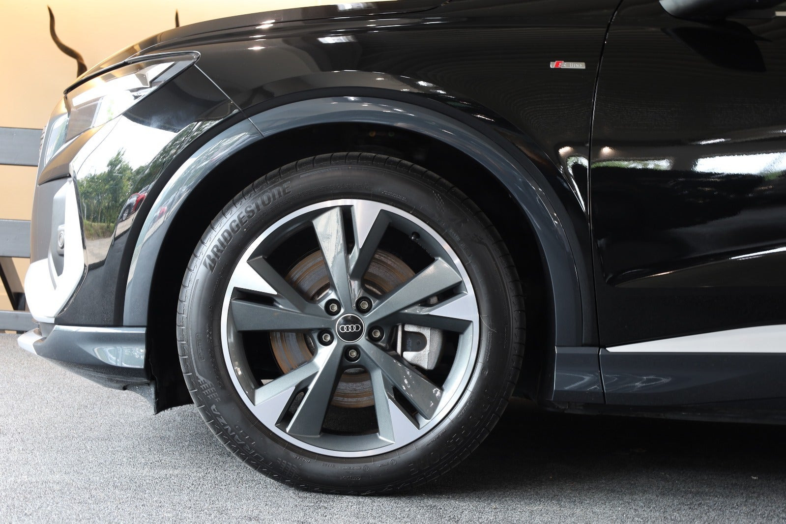 Sort Audi Q4 e-tron fra 2022