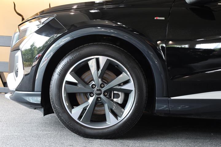 Sort Audi Q4 e-tron fra 2022