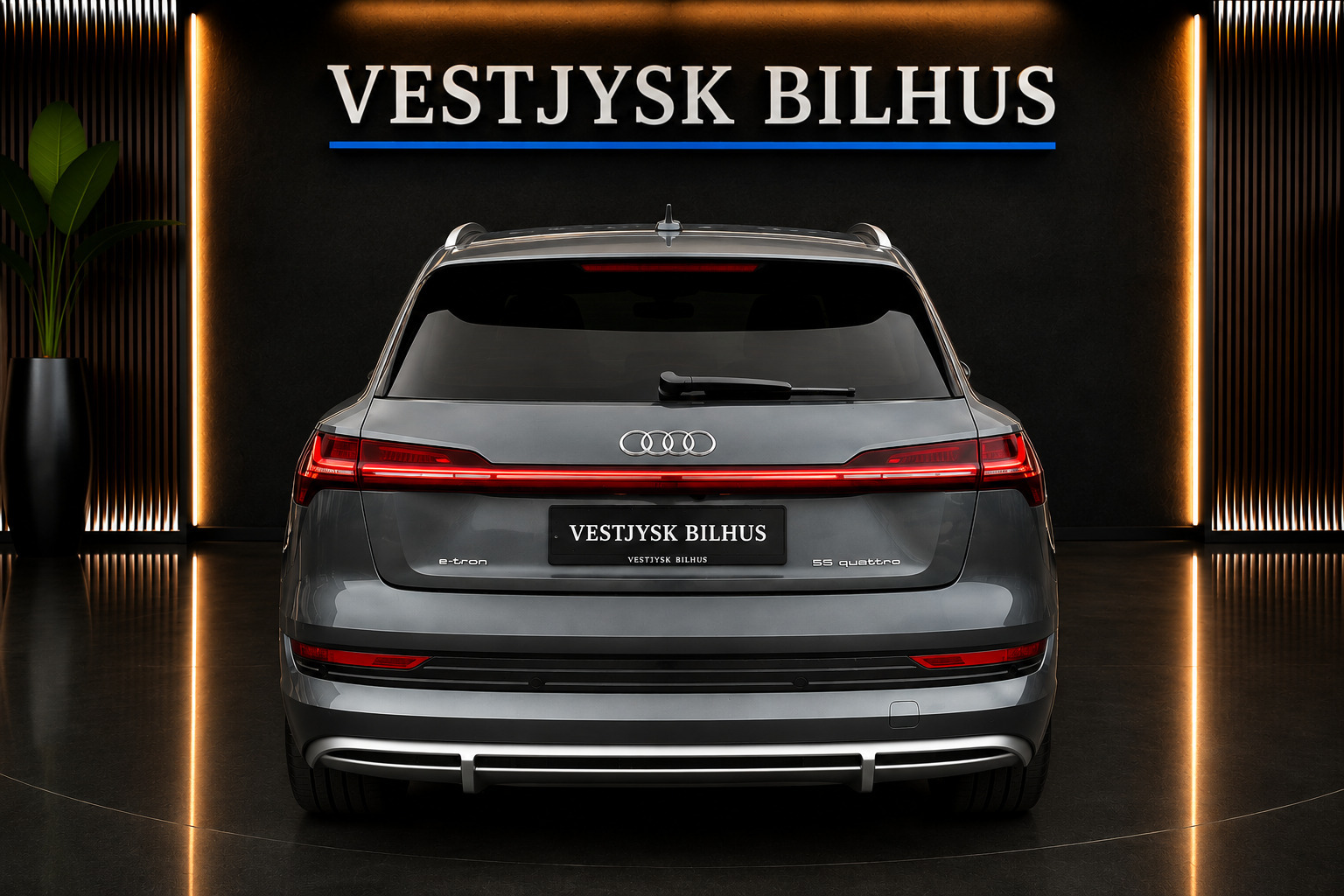 Grå Audi e-tron fra 2020