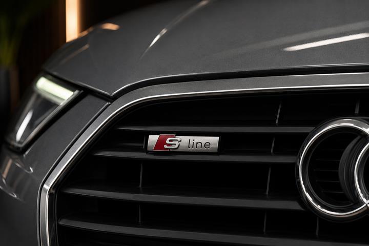 Grå Audi A3 fra 2019