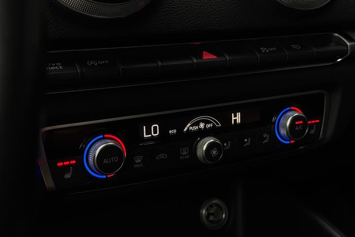 Grå Audi A3 fra 2019