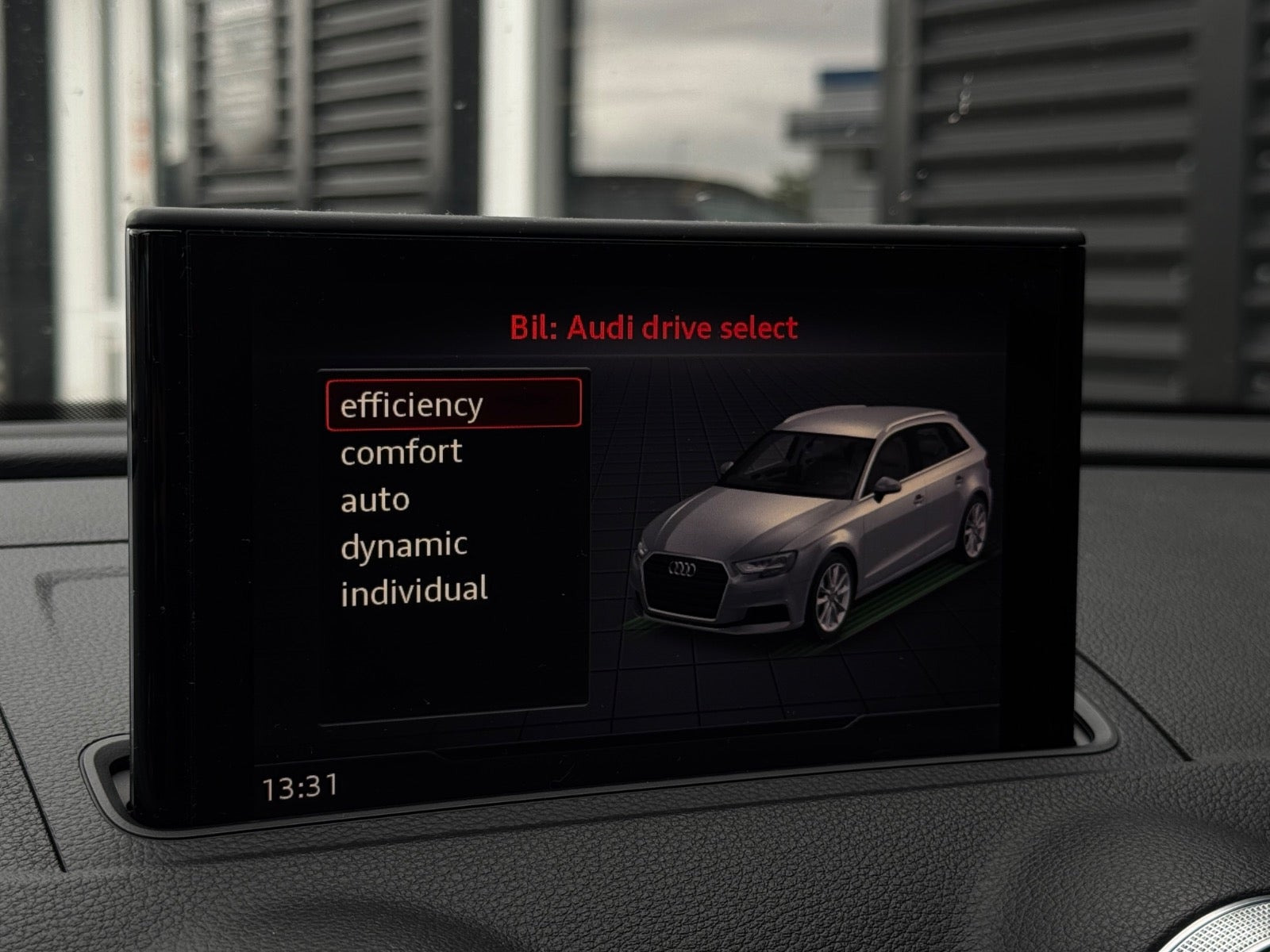 Grå Audi A3 fra 2019