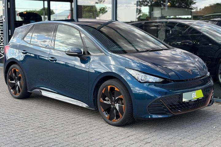 Blå Cupra Born fra 2024