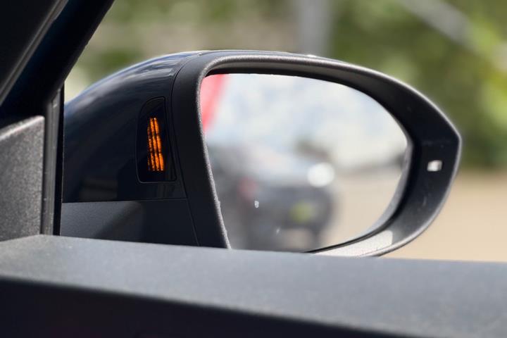 Blå Cupra Born fra 2024