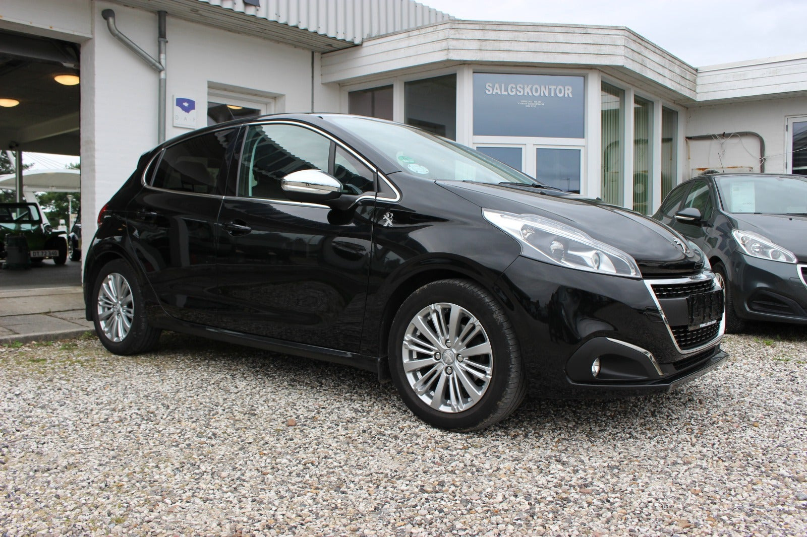 Sort Peugeot 208 fra 2019