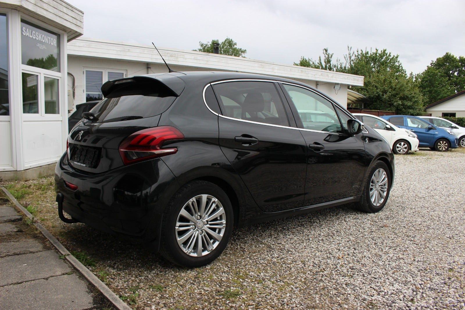 Sort Peugeot 208 fra 2019