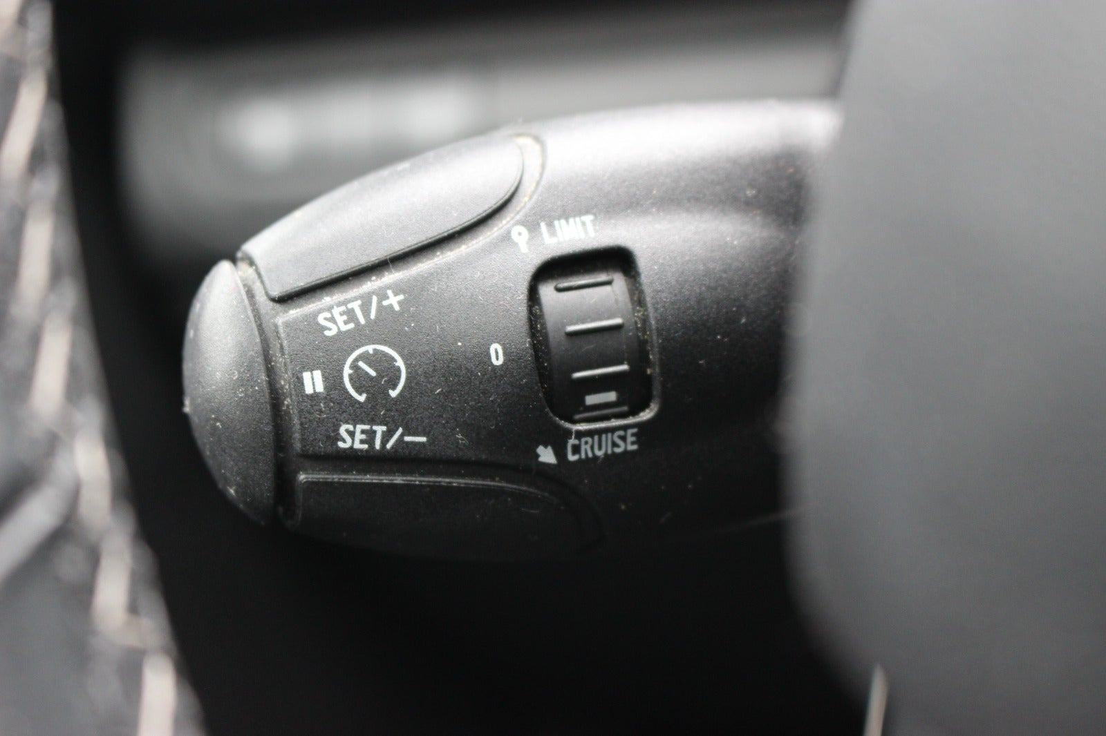 Sort Peugeot 208 fra 2019