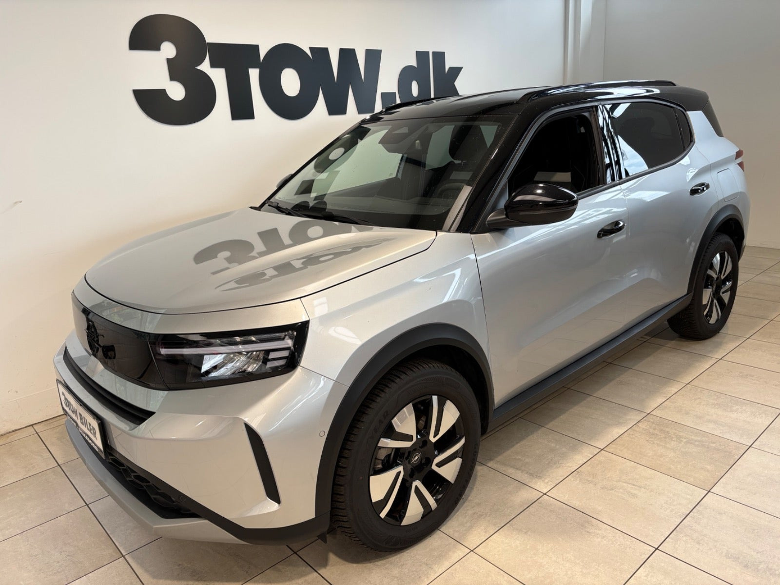 Sølv Opel Frontera fra 2025