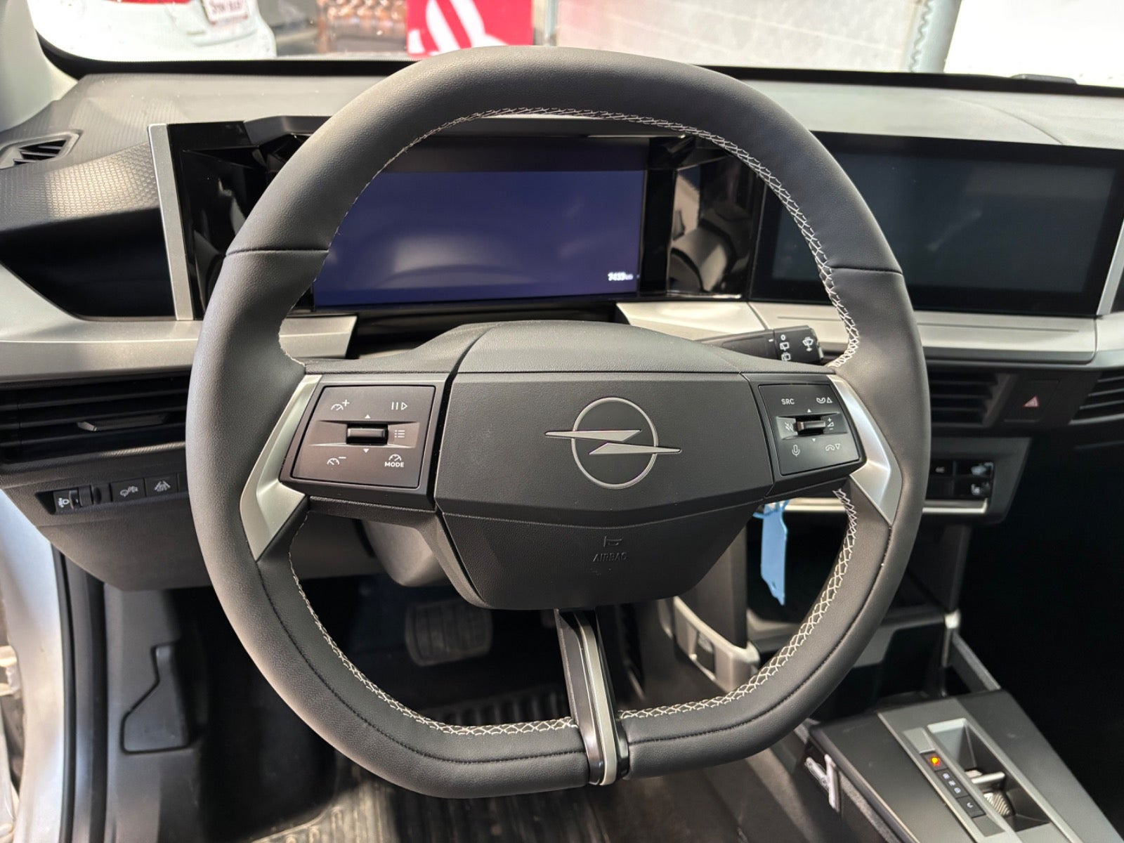 Orange Opel Frontera fra 2025
