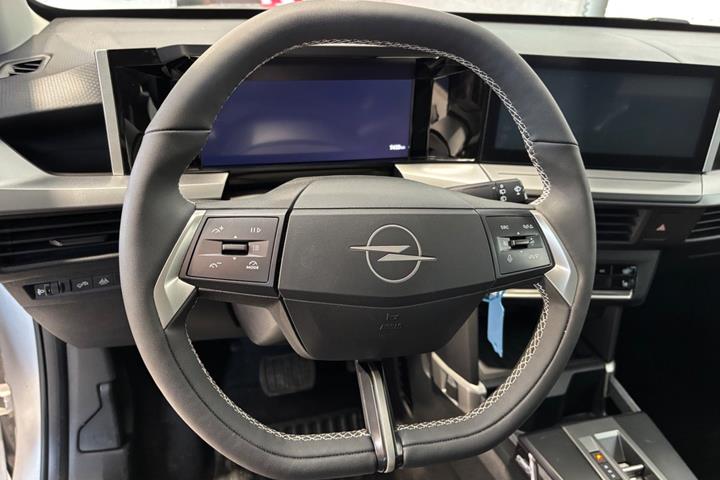Orange Opel Frontera fra 2025