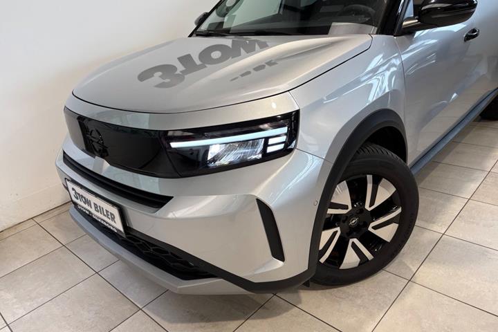 Sølv Opel Frontera fra 2025