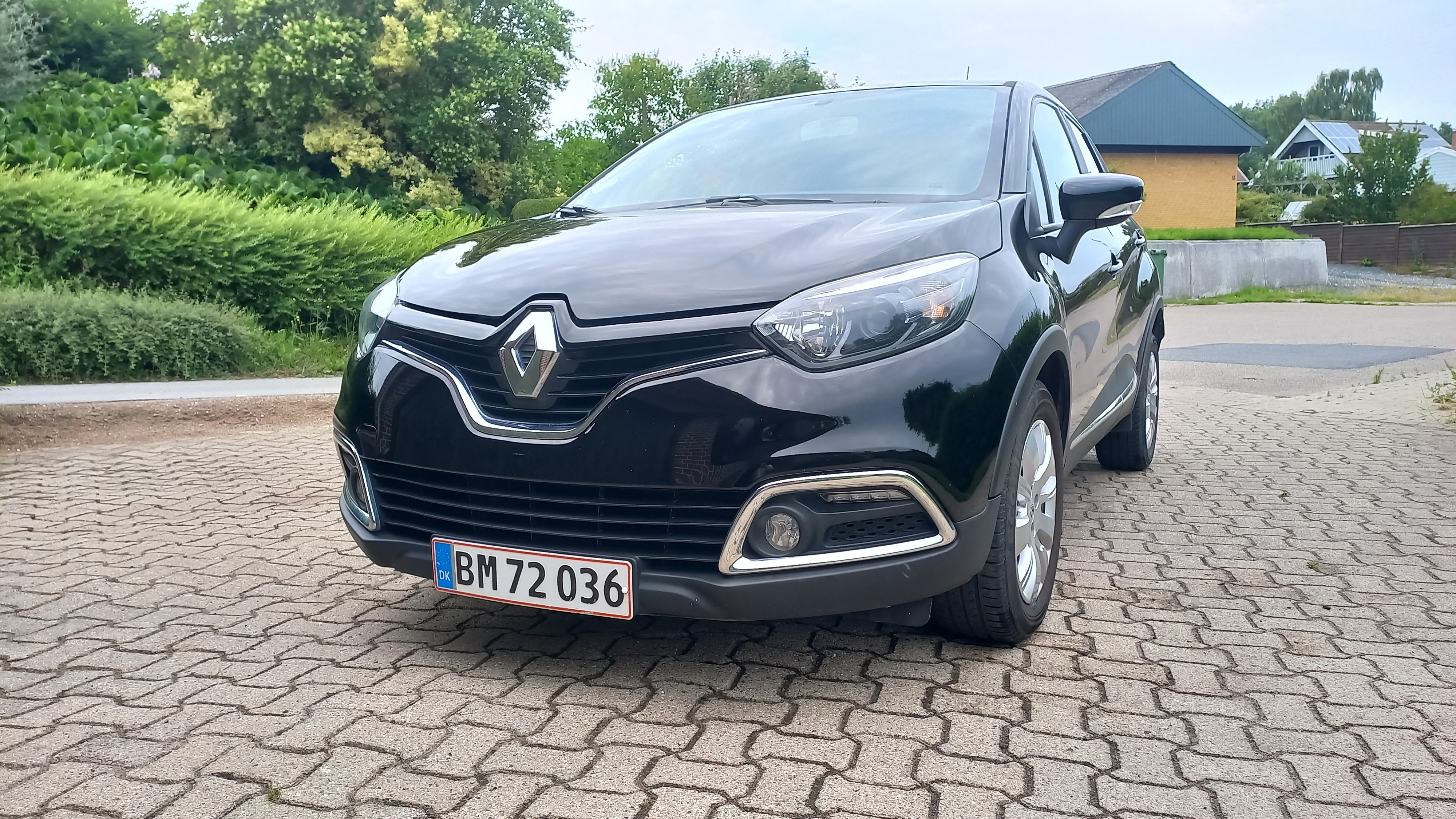 Sort Renault Captur fra 2016