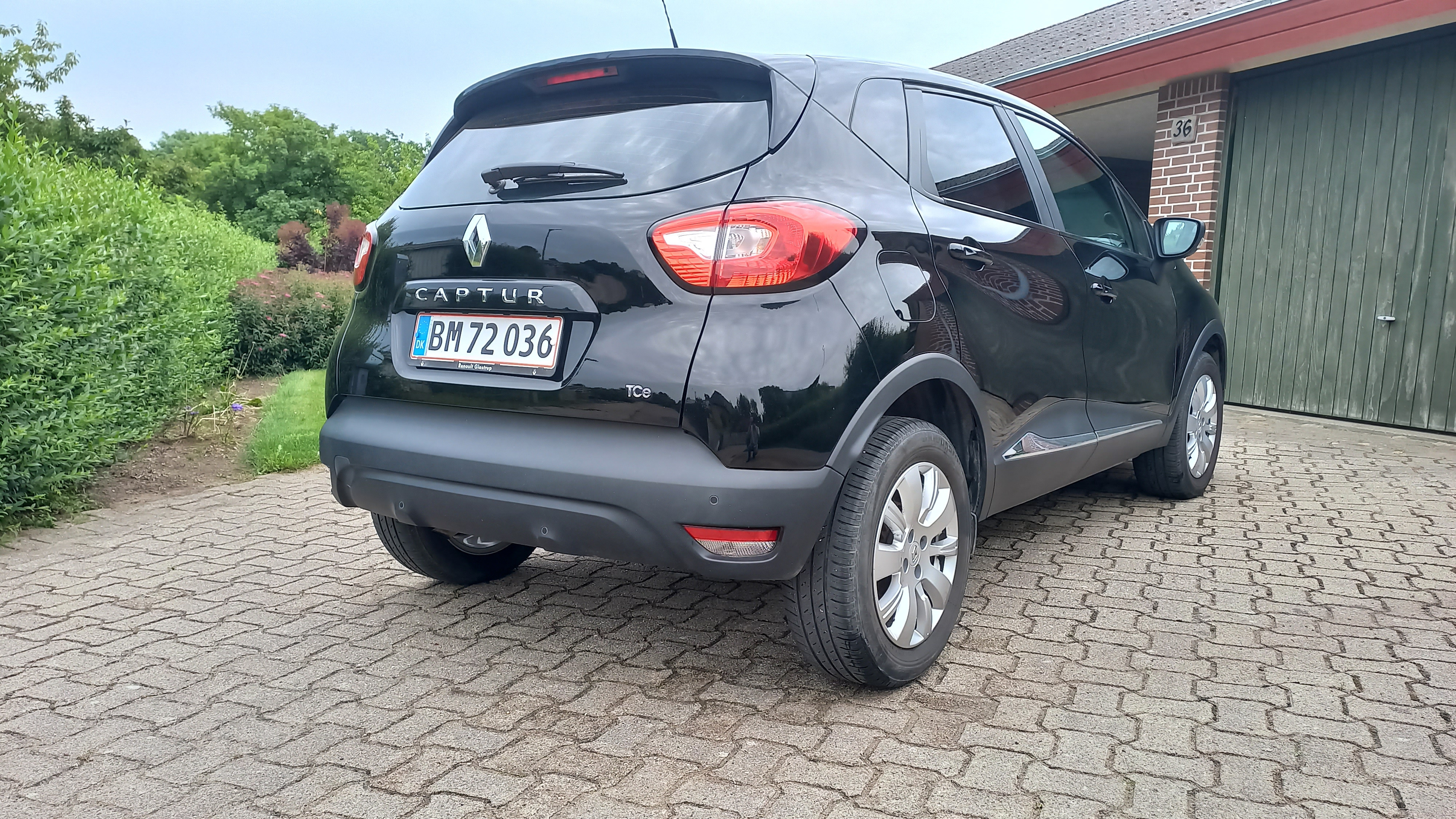 Sort Renault Captur fra 2016