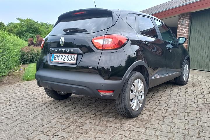 Sort Renault Captur fra 2016