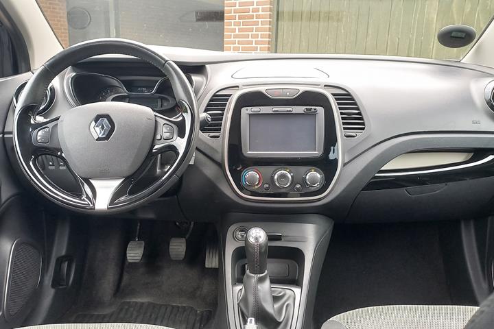 Sort Renault Captur fra 2016