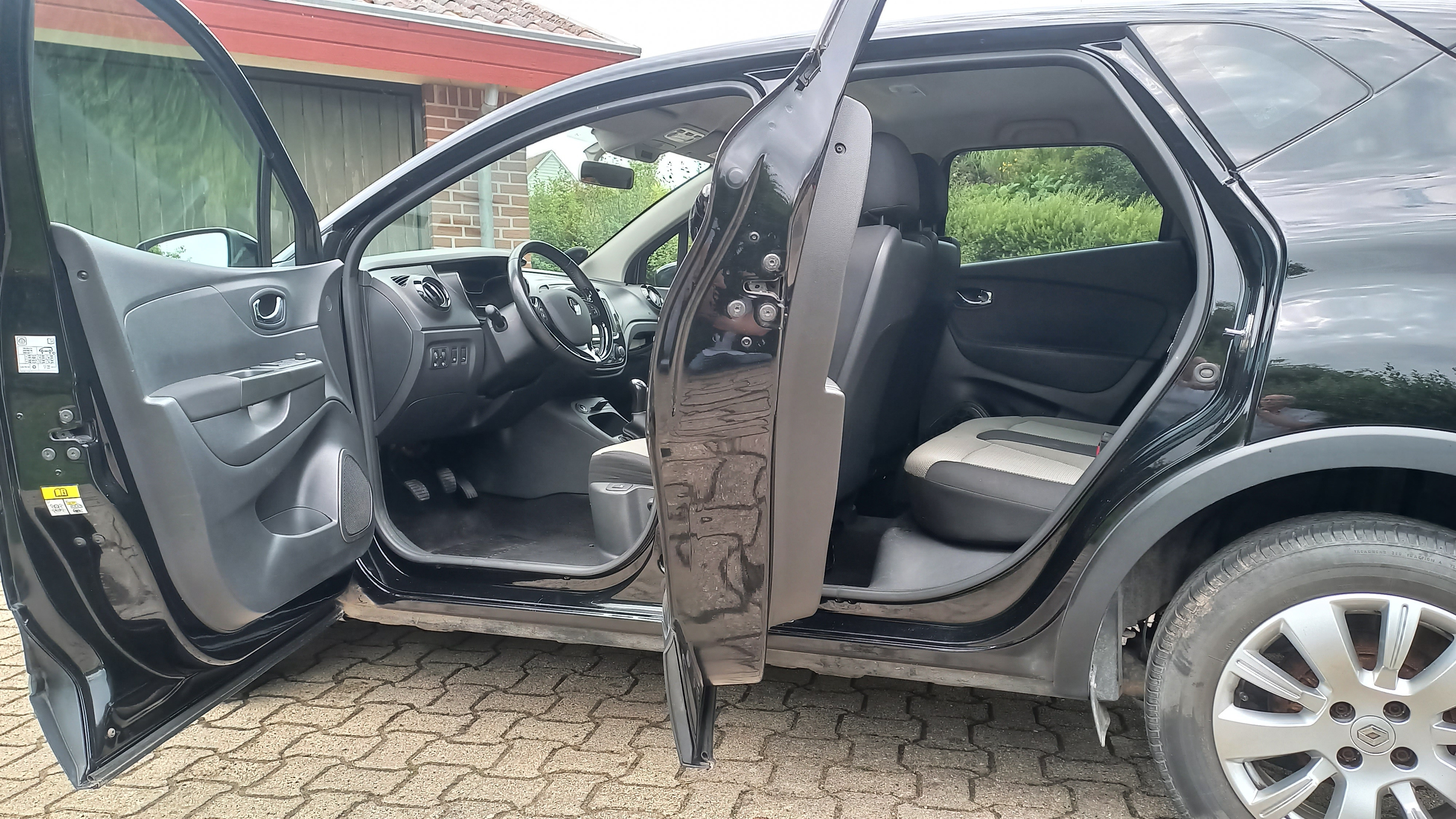 Sort Renault Captur fra 2016