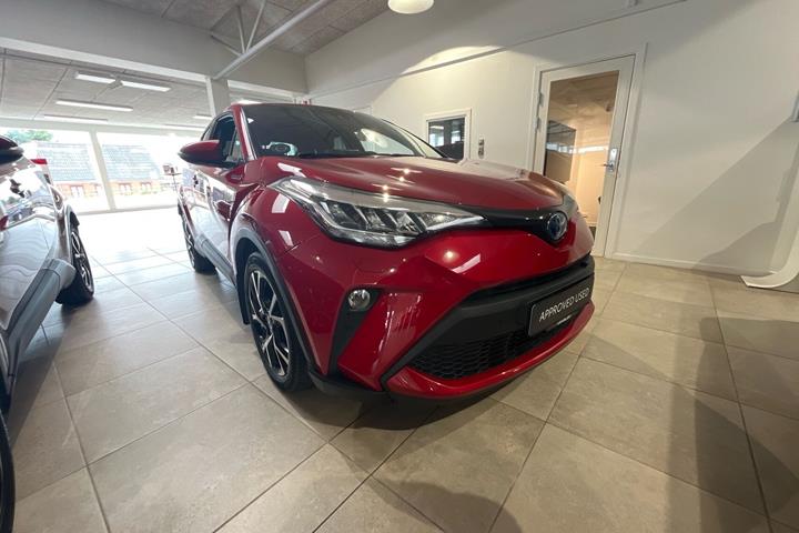 Rød Toyota C-HR fra 2020
