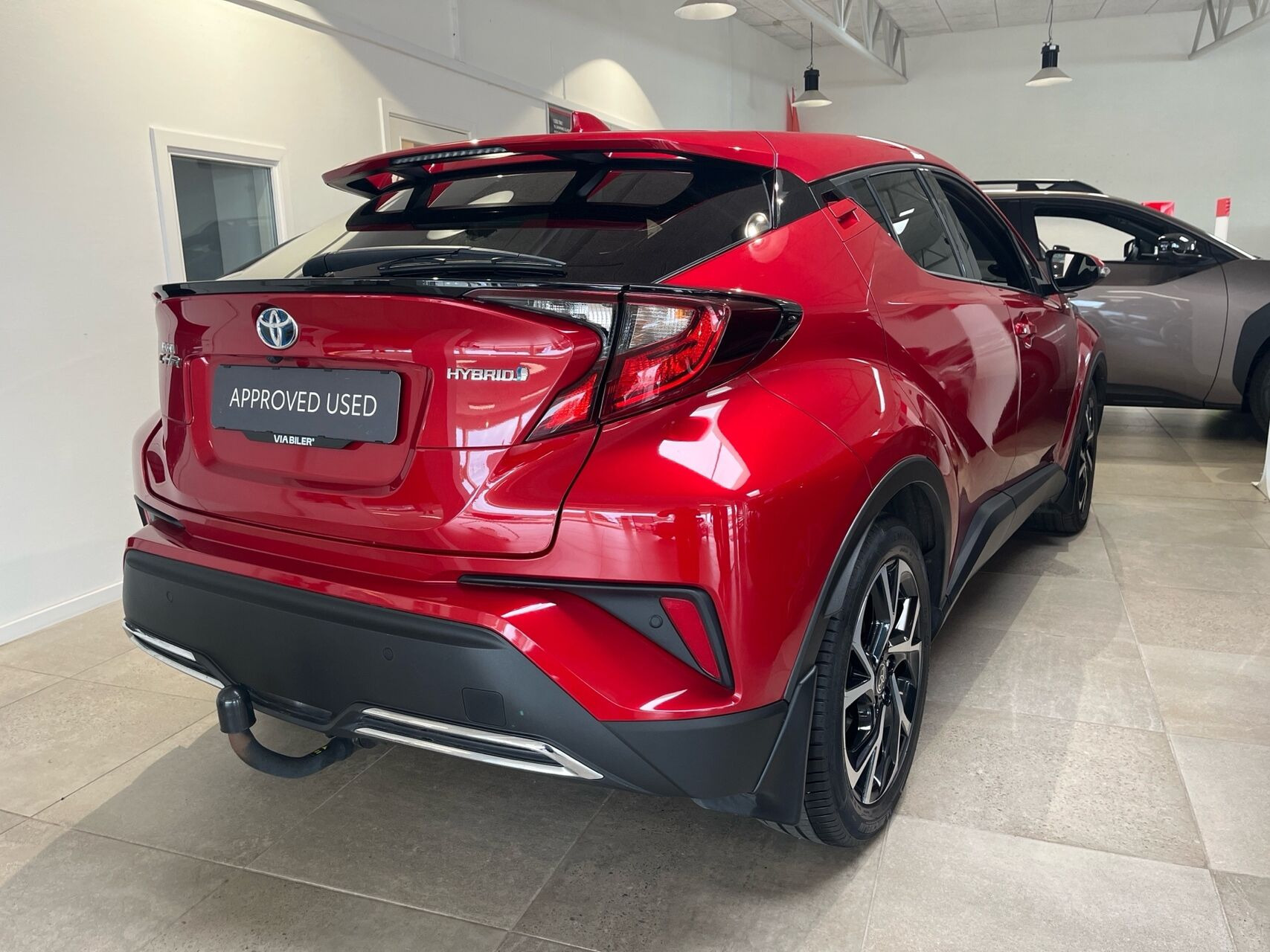 Rød Toyota C-HR fra 2020