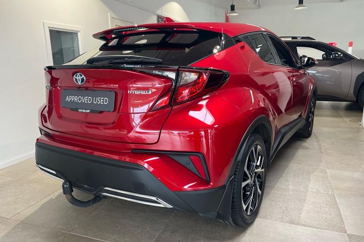 Rød Toyota C-HR fra 2020