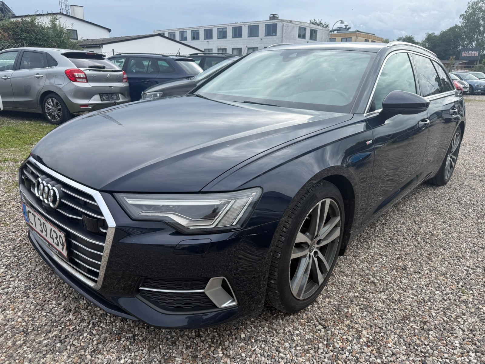 Audi A6 40 TDi S-line Avant quattro S-tr.