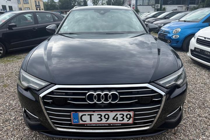 Blå Audi A6 fra 2019