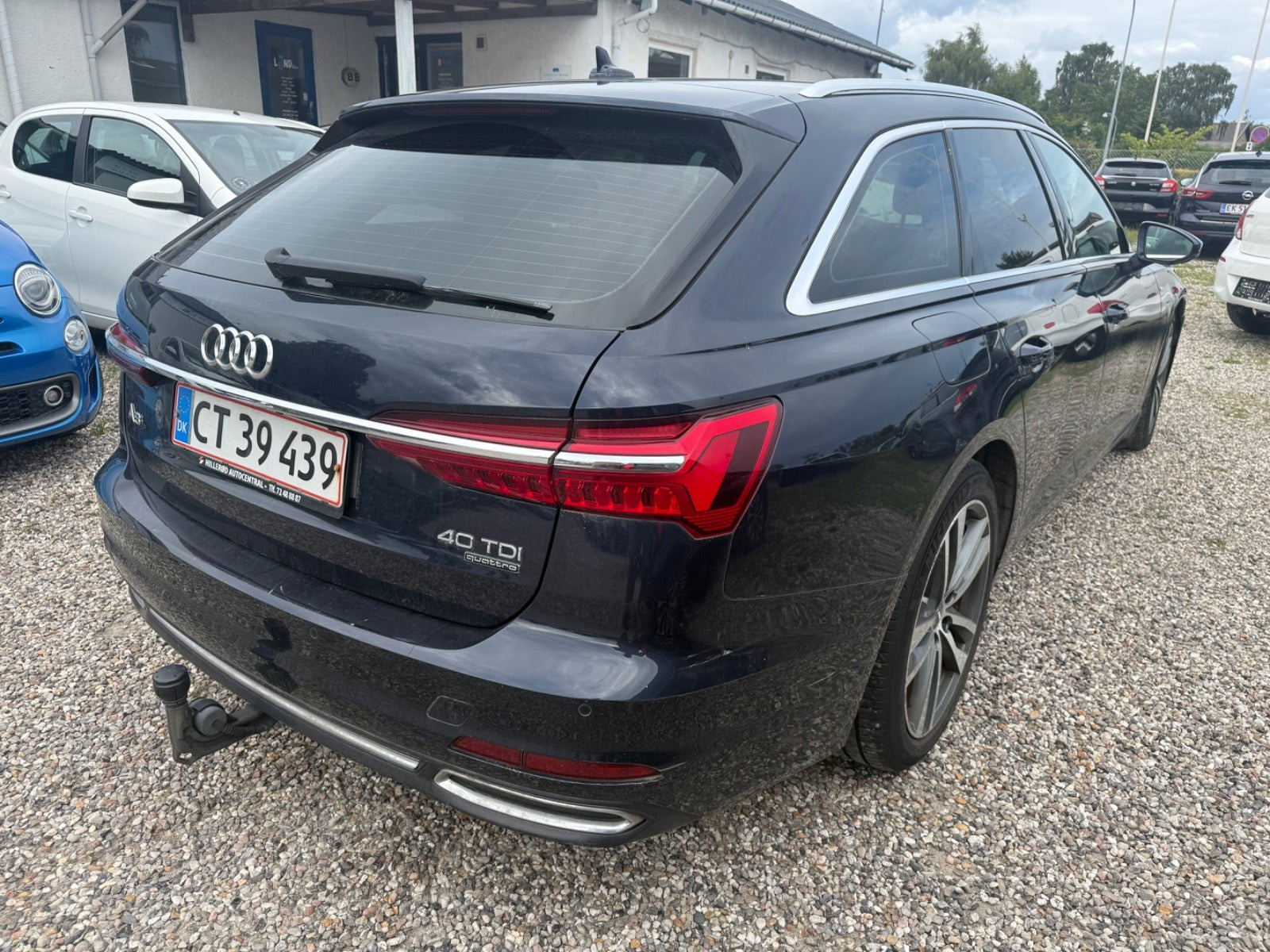 Blå Audi A6 fra 2019
