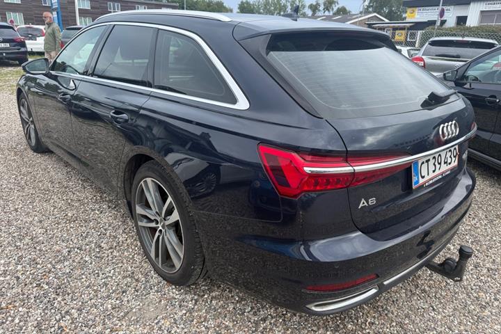 Blå Audi A6 fra 2019